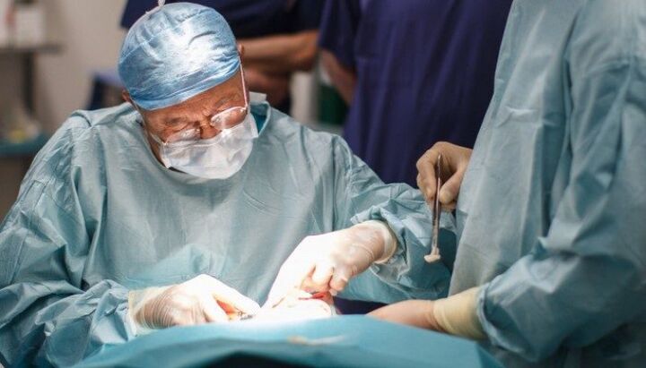 Műtét a szem üvegtestének eltávolítására (vitrectomia)